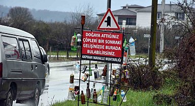 Yol kenarına atılan çöpleri bakın ne yaptı