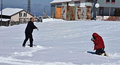 Yüksek kesimlerde kış, şehir merkezinde bahar yaşanıyor