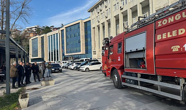 Zonguldak Adliyesi'nde çıkan yangın paniğe neden oldu