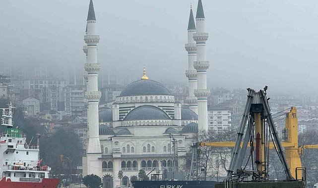 Zonguldak'ın yüksek kesimlerinde sis etkili oldu
