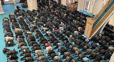 Zonguldak'ta Ramazan Ayı'nın ilk Cuma namazı kılındı