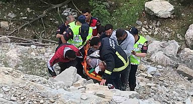 100 metrelik uçuruma yuvarlanan sürücü için ekipler seferber oldu