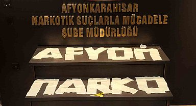 140 adet peçeteye emdirilmiş uyuşturucuyla yakalanan 3 kişi tutuklandı