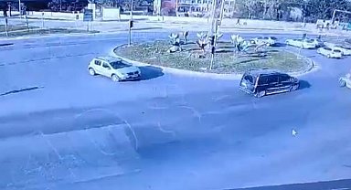 2 gencin ölümüne neden olan korkunç kazanın güvenlik kamerası ortaya çıktı