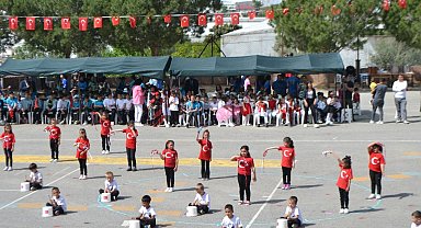 23 Nisan Bozyazı'da coşkuyla kutlandı