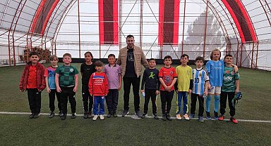 23 Nisan İlkokullar arası halı saha turnuvası başladı