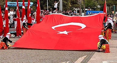 23 Nisan Ulusal Egemenlik ve Çocuk Bayramı Uşak'ta coşku ile kutlandı