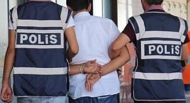 4 ayrı suçtan aranıyordu, eş zamanlı operasyonla yakalandı