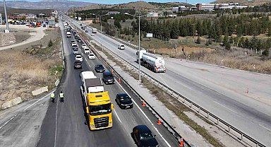43 ilin geçiş noktasında bayram yoğunluğu: Araç trafiği yüzde 100'e ulaştı
