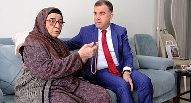 87 yaşındaki şehit annesiyle valinin muhabbetti gülümsetti