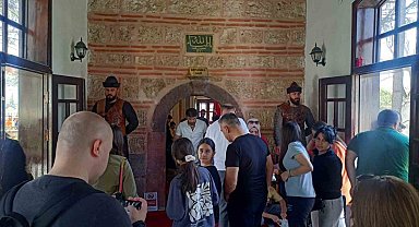 9 günlük tatilde Ertuğrul Gazi ve Şeyh Edebali Türbesi'ni 100 bin kişi ziyaret etti