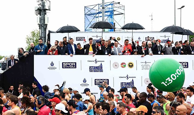 AB Büyükelçisi Türkiye Delegasyon Başkanı İstanbul Yarı Maratonu'na katıldı
