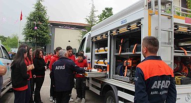Afet durumunda sahada görev alan ekipleri tanıdılar