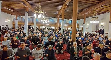 Afyonkarahisar'da Kadir Gecesi dualarla idrak edildi