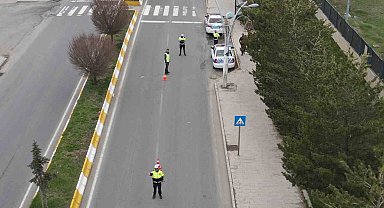 Ağrı'da Ramazan Bayramı trafik denetimleri dron ile desteklendi