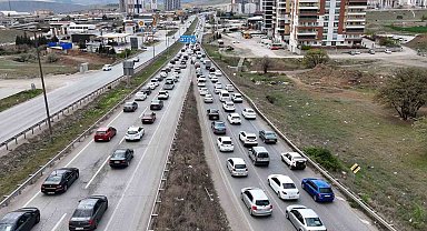 Akın akın geri dönüyorlar: 43 ilin geçiş güzergahı trafik yoğunluğu