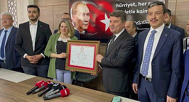 Aksaray Belediye Başkanı Dinçer mazbatasını aldı