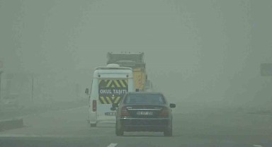 Aksaray'da fırtına ve toz bulutu etkili oluyor
