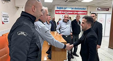 Aküzüm bayramda sağlık emekçileriyle bir araya geldi