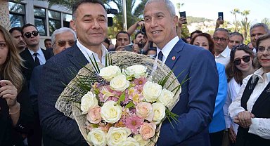 Alanya Belediye Başkanı Osman Özçelik görevi devraldı