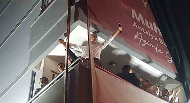 Alanya'da CHP 74 yıl sonra belediye başkanlığını Osman Özçelik ile kazandı