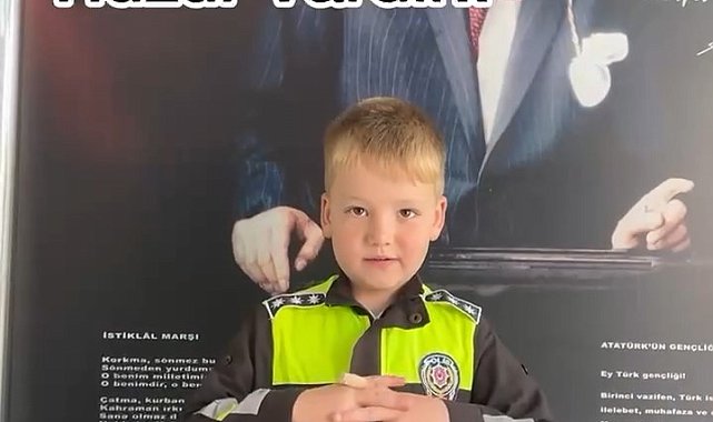 Aldıkları işaret dili eğitimi ile Türk Polis Teşkilatının 179'uncu yılını kutladılar