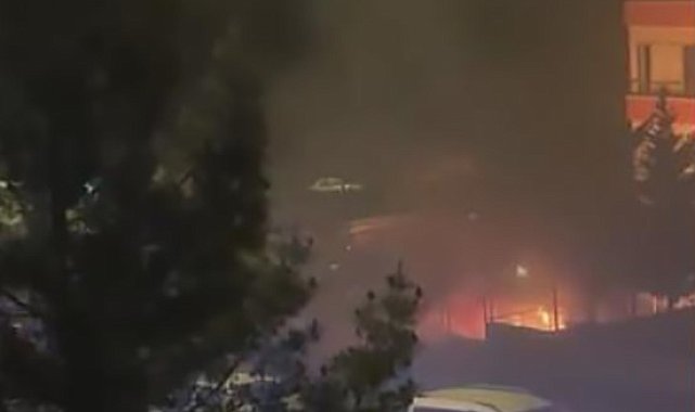 Alev topuna dönen otomobil kullanılamaz hale geldi