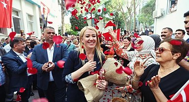 Alkışlarla karşılanan Başkan Doğan; "Bu belediye halkın belediyesi"