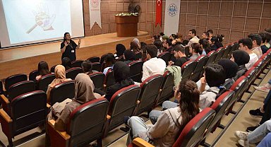 ALKÜ Hemşirelik öğrencilerine hastane enfeksiyonu anlatıldı