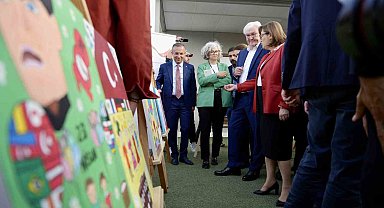 Almanya Cumhurbaşkanı Steinmeier, Gaziantep'te depremzedelerle bir araya geldi