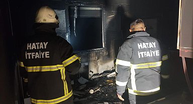 Altınözü'nde yanan evde maddi hasar oluştu