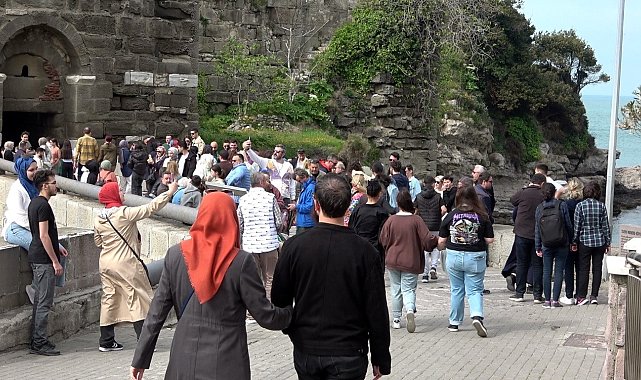 Amasra 8 günde nüfusunun 100 katı turist ağırladı