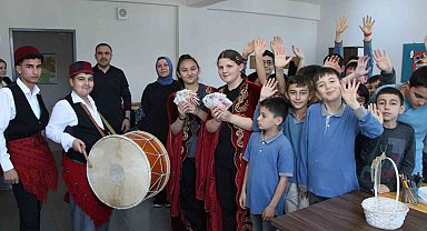 Amasyalı öğrencilerin bayram harçlıkları Filistin'e