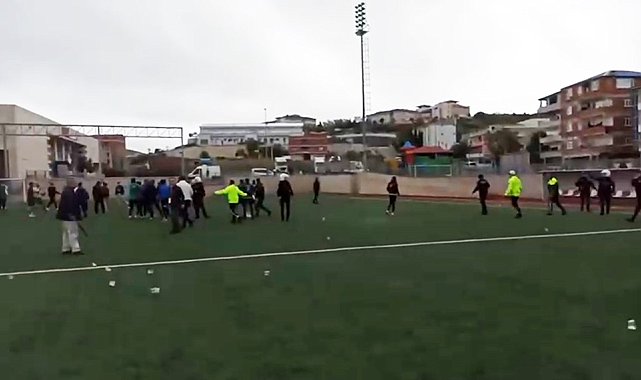 Amatör ligde tekmeler havada uçtu