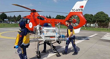 Ambulans helikopter yeni doğmuş bebek için havalandı