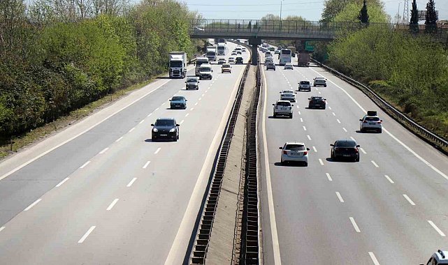 Anadolu Otoyolu Sakarya geçişinde akıcı bayram trafiği