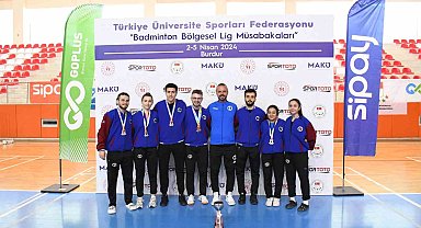 Anadolu Üniversitesi Badminton Takımı Süper Lige yükseldi