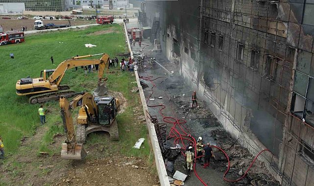 Ankara'da sanayi bölgesinde çıkan yangına müdahaleler devam ediyor