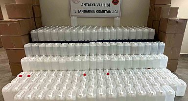 Antalya'da 3 ton kaçak alkol ele geçirildi