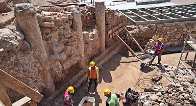 Antalya'da deniz manzaralı 3 bin 500 yıllık 800 metre uzunluğunda sütunlu cadde keşfedildi