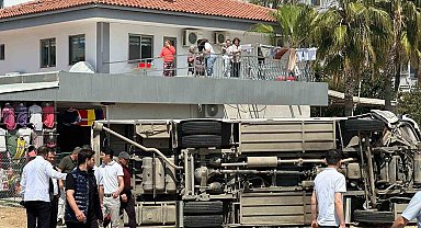 Antalya'da feci kaza: 29 yaralı