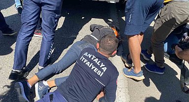Antalya'da yürekleri ağza getiren kaza: 50 yıllık kamyon şoförünün refleksiyle hayatta kaldı