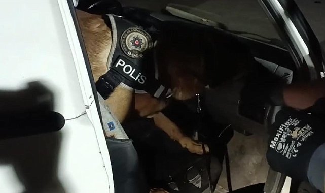 Aracın yakıt deposunda 14 kilo uyuşturucu ele geçirildi