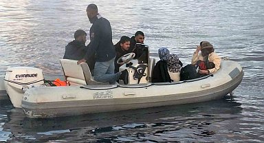 Arızalanan lastik bottaki düzensiz göçmenler kurtarıldı
