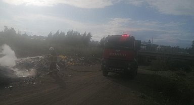 Arsuz'da çöplük alanda yangın çıktı