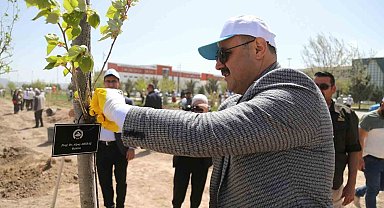 ASÜ'de 12 dönümlük alana farklı türde 350 adet fidan dikildi
