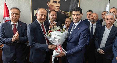 Avcılar Belediye Başkanı seçilen Utku Caner Çaykara görevi devraldı