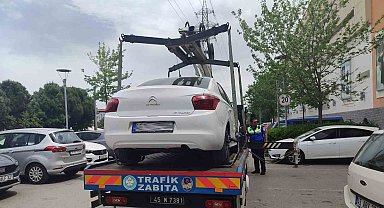 AVM'de engelli yerine park eden sürücülere ceza