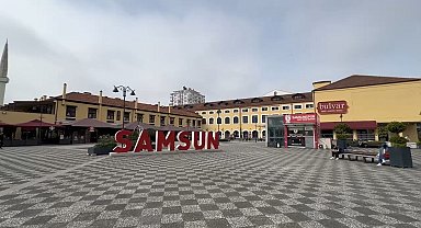 AVM'de kadınların kavgası kameraya yansıdı