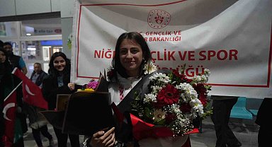Avrupa 2.'si boksör memleketi Niğde'de coşkuyla karşılandı
